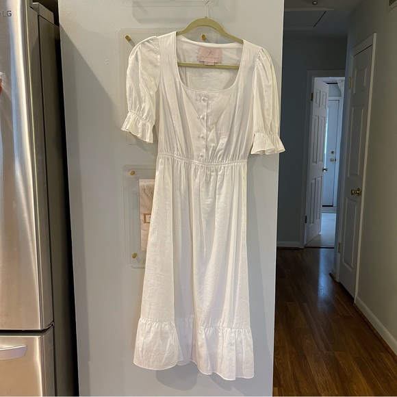 Gal Meets Glam Blakely Dress in Soft White - Picture 2 of 6